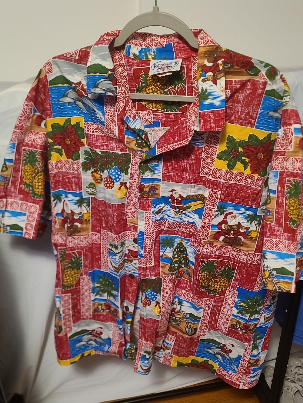 Pacific Legends Red Holiday Print Casual Button-Down Shirt for Men